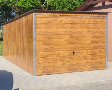 Vieno automobilio skardinis garažas 3×5 m Vienšlaitis Medžio tekstūra