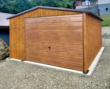 Vieno automobilio skardinis garažas 4×5 m Dvišlaitis Medžio tekstūra