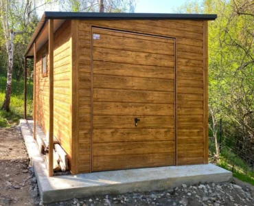 Įrankių namelis 2.5×5 m Vienšlaitis Medžio tekstūra