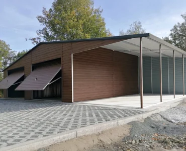 Dviejų automobilių skardinis garažas 8×6 m Su stogine 3 m Medžio tekstūra