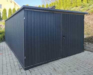 Skardinis garažas 3,5x5 m – stogas vienšlaitis, vartai dvivėriai, Juodos spalvos