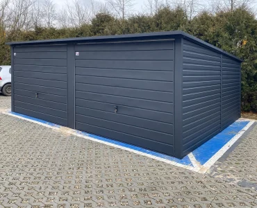 Skardinis garažas dviejų vietų, 6,3x5 m – stogas vienšlaitis, vartai pakeliami, Grafitas
