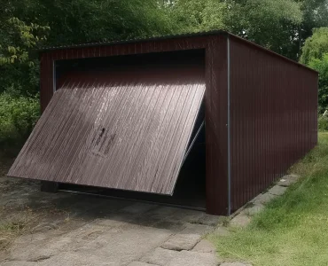 Skardinis garažas 4x5 m – stogas vienšlaitis, vartai pakeliami, Tamsiai ruda