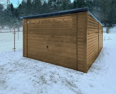 Skardinis garažas 3,5x5 m – stogas vienšlaitis, vartai pakeliami, Medžio imitacijos
