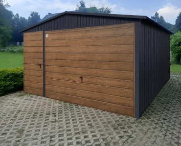 Skardinis garažas 4x5 m – stogas dvišlaitis, vartai pakeliami, Medžio imitacijos Grafitas