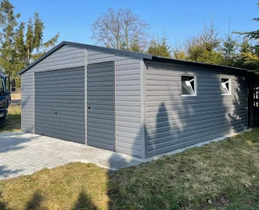 Skardinis garažas 6x5 m – stogas dvišlaitis, vartai pakeliami, Aliuminis