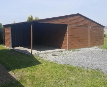 Skardinis garažas dviejų vietų, 10x5 m – stogas dvišlaitis, vartai pakeliami, Medžio imitacijos Tamsiai ruda