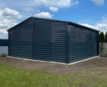 Skardinis garažas 6x6 m – stogas dvišlaitis, vartai pakeliami, Grafitas