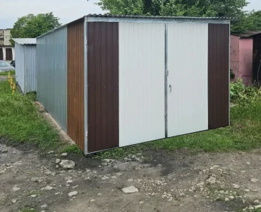 Skardinis garažas 3x6 m – stogas vienšlaitis, vartai dvivėriai, daugiaspalvis, III rūšis