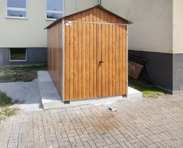Skardinis įrankių namelis 2x3 m – stogas dvišlaitis, Medžio imitacijos