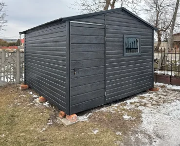 Skardinis įrankių namelis 3x4,5 m – stogas dvišlaitis, Medžio imitacijos