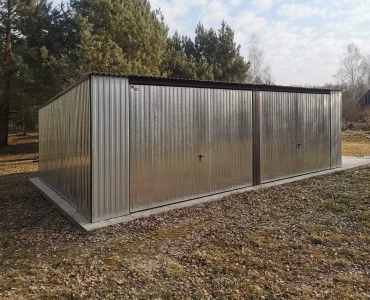 Skardinis garažas dviejų vietų, 7x5 m – stogas vienšlaitis, vartai pakeliami, Cinkuotas